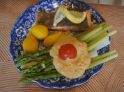 Gebratener Lachs mit Spargelmix, Meerrettich-Dressing und Frühkartoffeln - Rezept - Bild Nr. 2