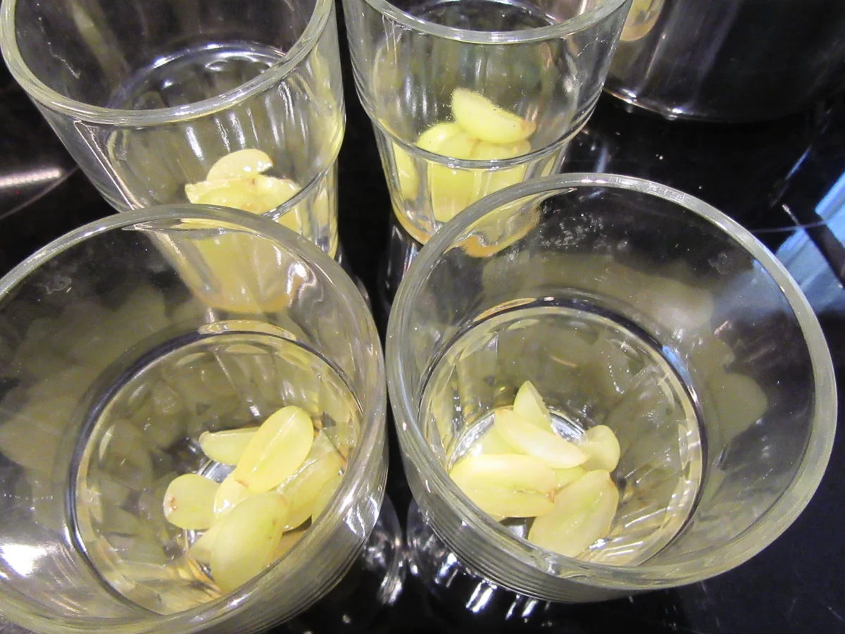 Rezept: Dessert: Panna Cotta mit Trauben Bild Nr. 17051 Dessert: Panna Cotta mit Trauben - Rezept - Bild Nr. 17051