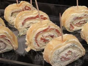 Rezept: Fingerfood: Pfannkuchen mit Graved Lachs und Frischkรคsecreme Bild Nr. 17046 Fingerfood: Pfannkuchen mit Graved Lachs und Frischkรคsecreme - Rezept - Bild Nr. 17046