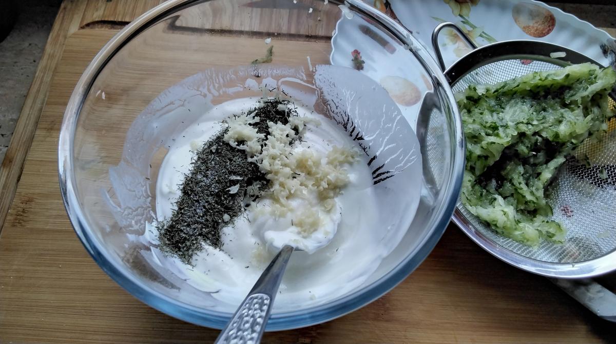 Tzatziki nach Muttis Rezept - Rezept - Bild Nr. 17049