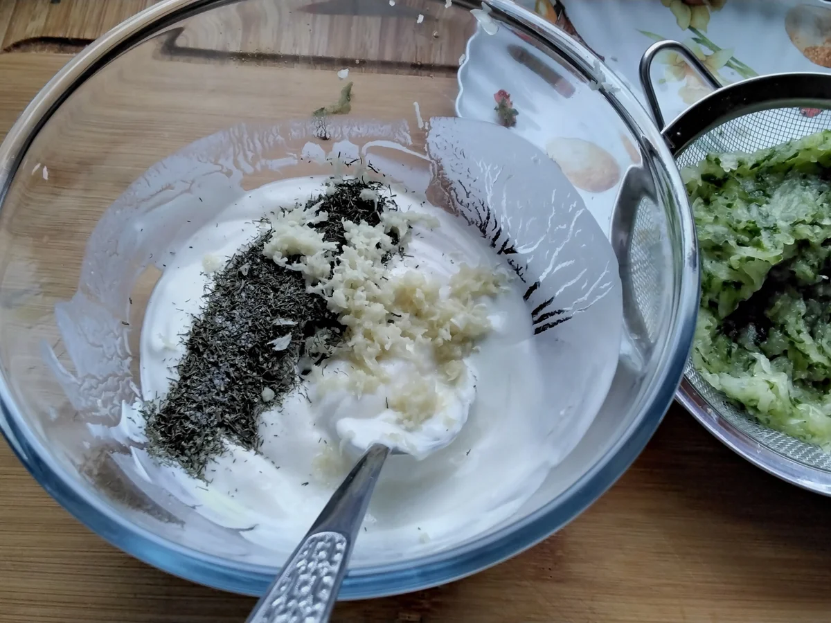 Tzatziki nach Muttis Rezept - Rezept - Bild Nr. 17049