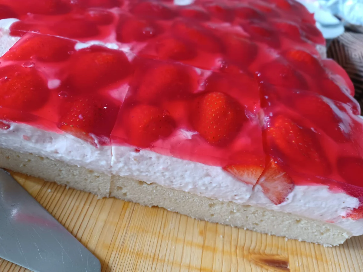 Rezept: Erdbeerschnitte Bild Nr. 17047 Erdbeerschnitte - Rezept - Bild Nr. 17047