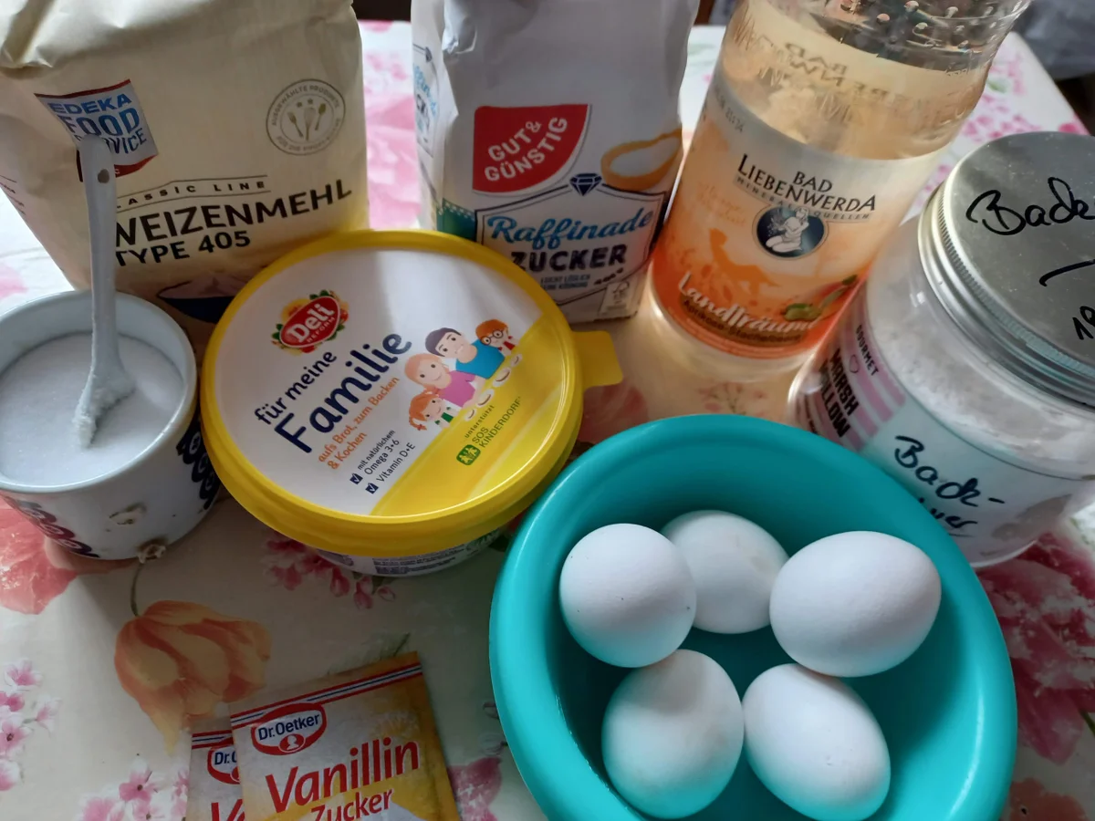 Rezept: Erdbeerschnitte Bild Nr. 17048 Erdbeerschnitte - Rezept - Bild Nr. 17048