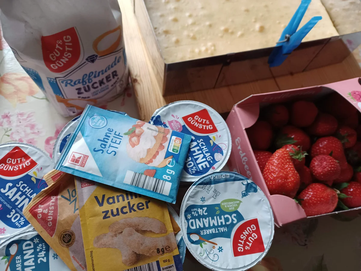 Rezept: Erdbeerschnitte Bild Nr. 17052 Erdbeerschnitte - Rezept - Bild Nr. 17052