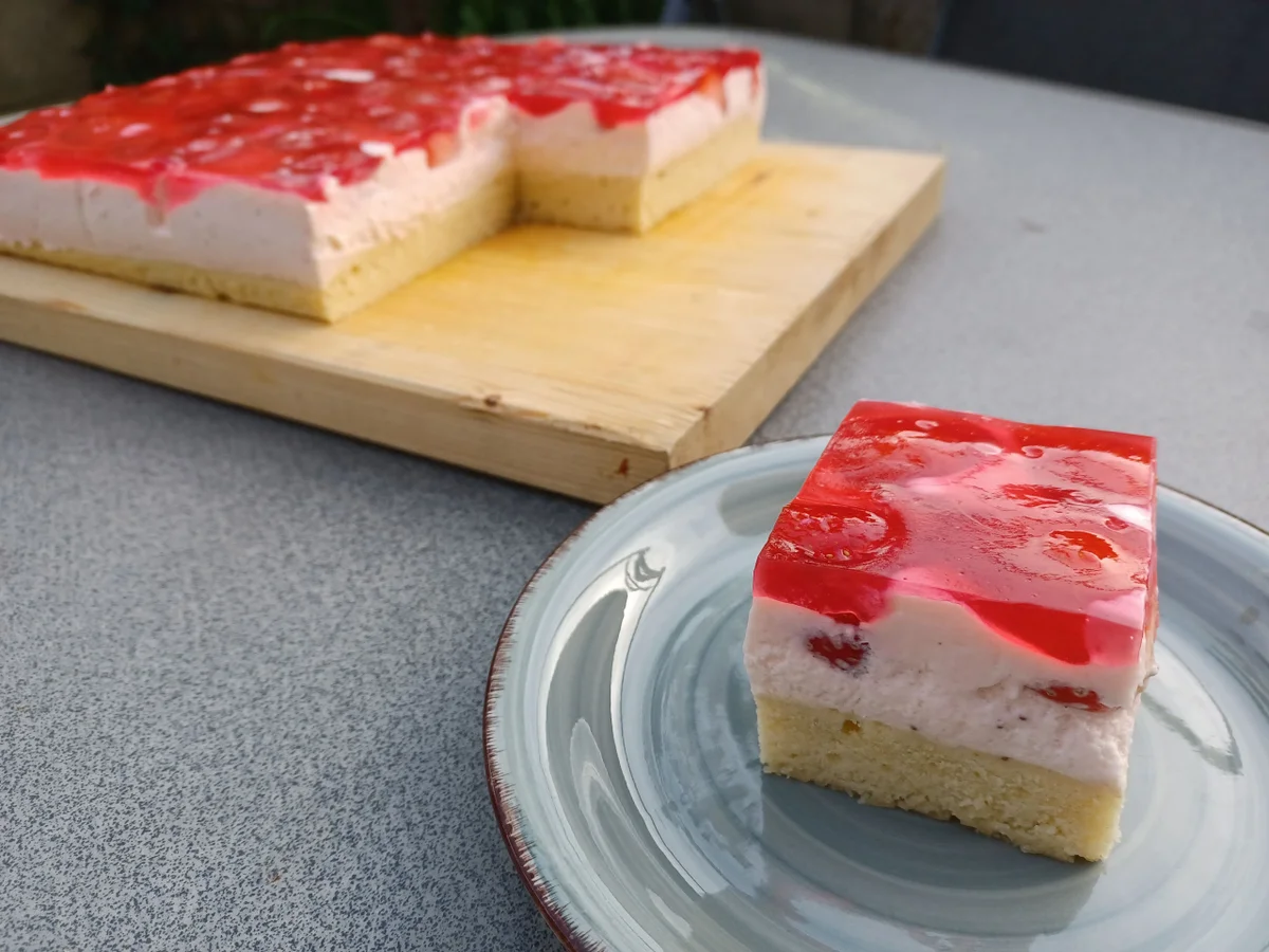 Rezept: Erdbeerschnitte Bild Nr. 17060 Erdbeerschnitte - Rezept - Bild Nr. 17060