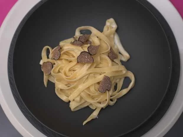 Rezept: Tagliatelle mit Trüffelsoße Bild Nr. 17047 Tagliatelle mit Trüffelsoße - Rezept - Bild Nr. 17047