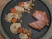 Rezept: Mangalitza mit Topinambur-Püree und Kaki-Röllchen Bild Nr. 2 Mangalitza mit Topinambur-Püree und Kaki-Röllchen - Rezept - Bild Nr. 2