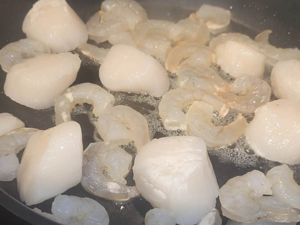 BiNe` S PASTA MIT JAKOBSMUSCHELN & SCAMPI - Rezept - Bild Nr. 4