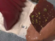 Pochierte Birne mit Schokoladenmousse und Mascarpone-Creme - Rezept - Bild Nr. 17047