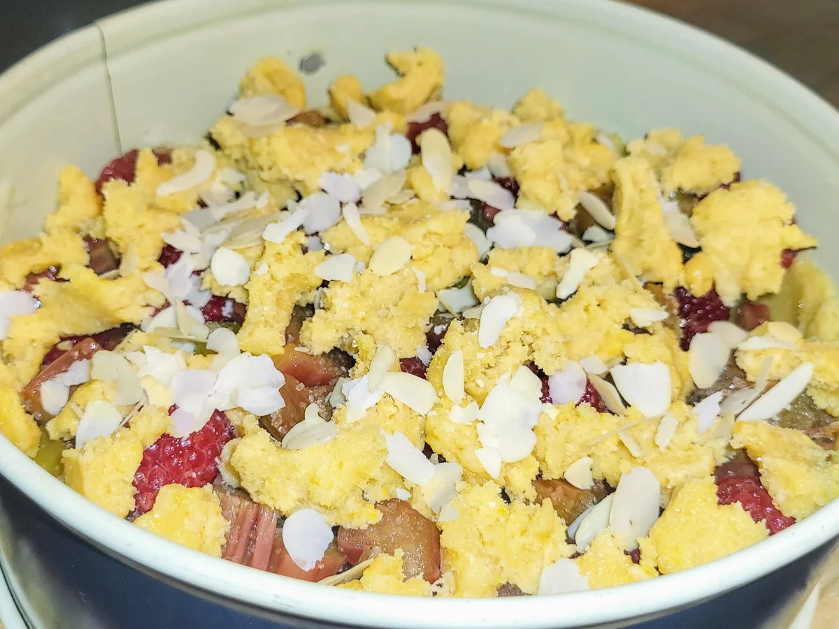 BiNe` S RHABARBER - HIMBEER CRUMBLE KUCHEN - Rezept - Bild Nr. 17052