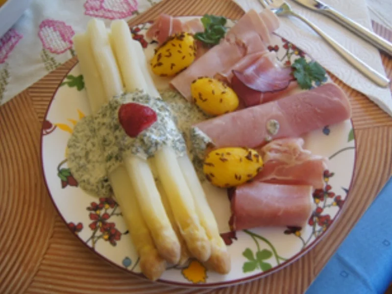 Spargel mit Kräuter-Sauce, Schinken Quartett und Kümmel-Frühkartoffeln - Rezept - Bild Nr. 14