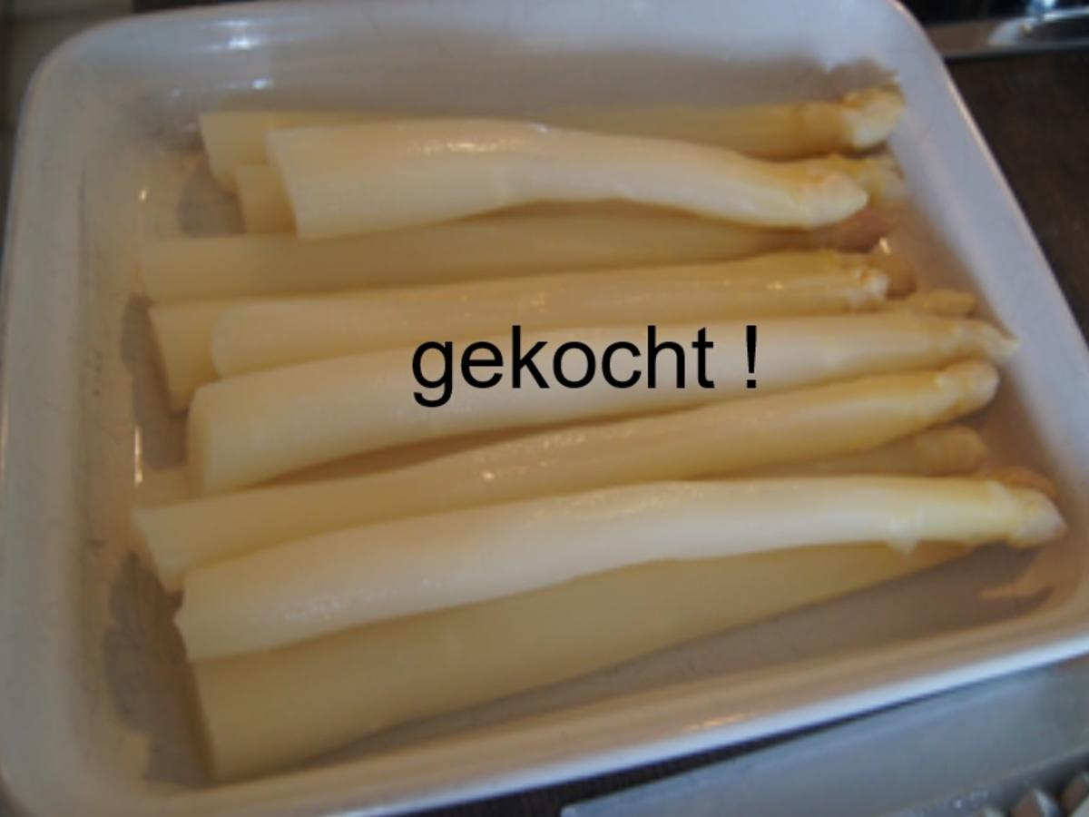 Spargel mit Zitronenbutter, Backofen-Lachsforelle und Rosmarin-Kümmel-Bratdrillingen - Rezept - Bild Nr. 4