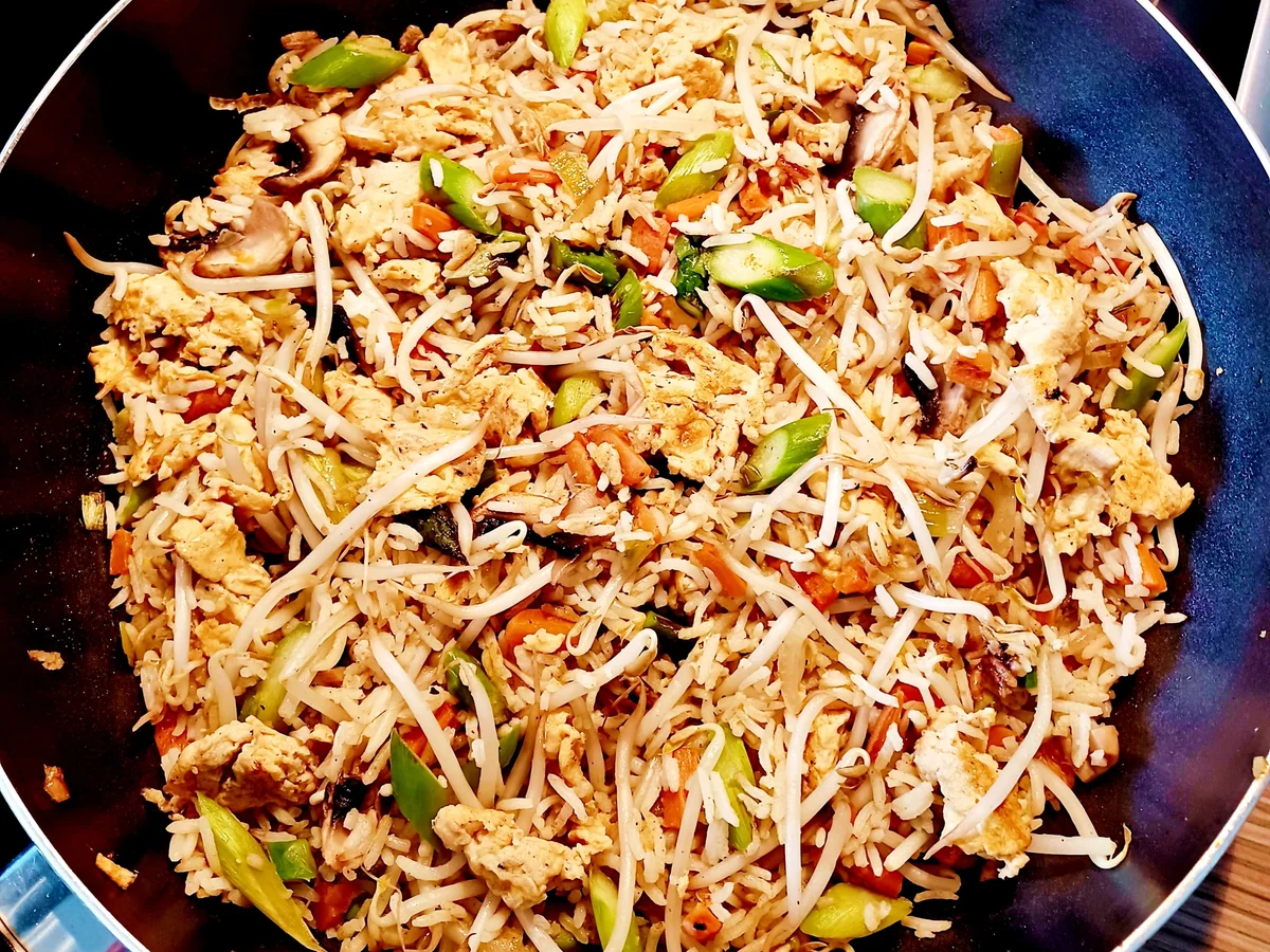 Bratreis mit Ei und Gemüse - Rezept - Bild Nr. 17057