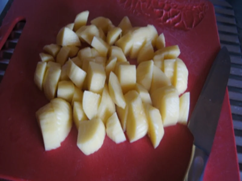 Rezept: Nürnberger Bratwürstchen in Zwiebelsauce und Kartoffelstampf und Salat Bild Nr. 11 Nürnberger Bratwürstchen in Zwiebelsauce und Kartoffelstampf und Salat - Rezept - Bild Nr. 11