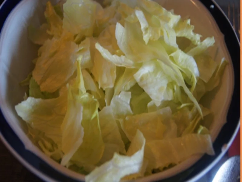 Rezept: Nürnberger Bratwürstchen in Zwiebelsauce und Kartoffelstampf und Salat Bild Nr. 13 Nürnberger Bratwürstchen in Zwiebelsauce und Kartoffelstampf und Salat - Rezept - Bild Nr. 13