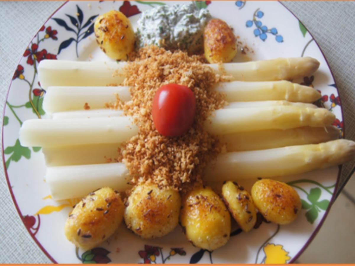 Spargel mit Schnittlauch-Crème-Fraîche , Panko-Bröseln und Kümmel-Bratdrillingen - Rezept - Bild Nr. 17063