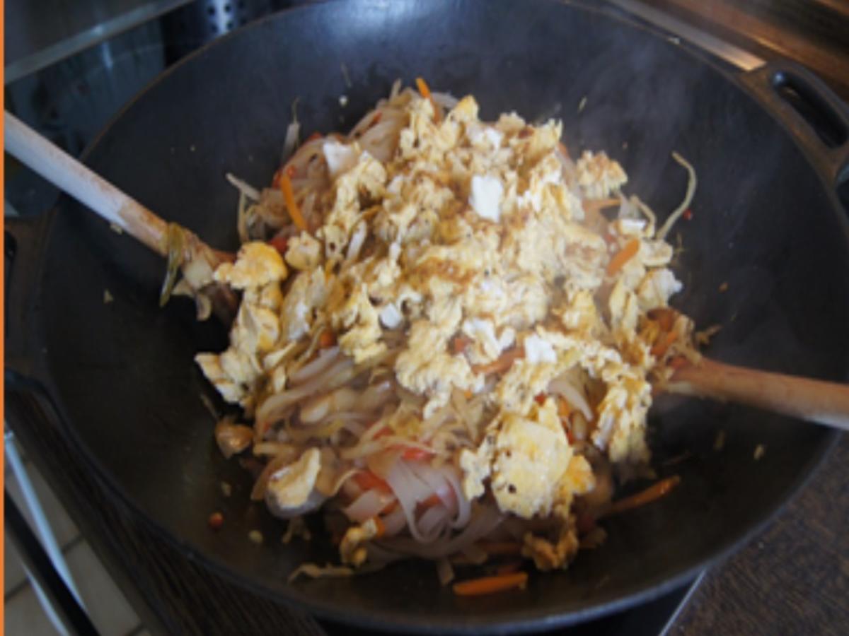 Gemüse-Ei-Reisnudel-Wok - Rezept - Bild Nr. 22