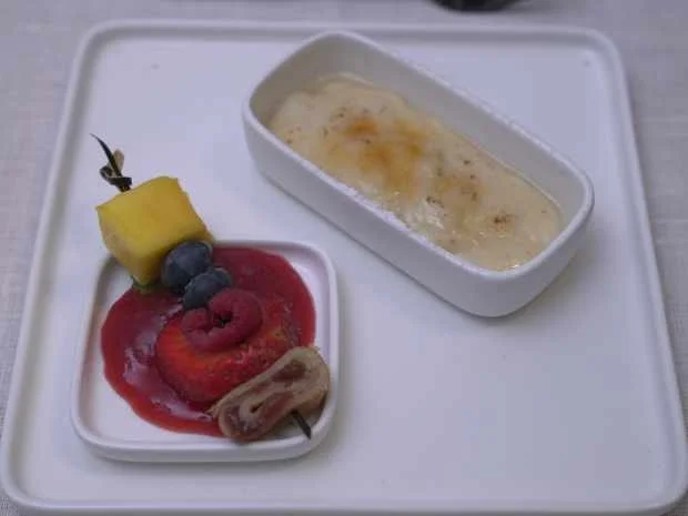 Rezept: Eierkuchen mit Kokos-Tonkabohnencreme und Obstspieß Bild Nr. 17053 Eierkuchen mit Kokos-Tonkabohnencreme und Obstspieß - Rezept - Bild Nr. 17053