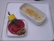 Rezept: Eierkuchen mit Kokos-Tonkabohnencreme und Obstspieß Bild Nr. 17053 Eierkuchen mit Kokos-Tonkabohnencreme und Obstspieß - Rezept - Bild Nr. 17053