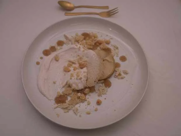 Rezept: Apfel-Türmchen mit Mandel-Crumble und Kardamom-Creme Bild Nr. 2 Apfel-Türmchen mit Mandel-Crumble und Kardamom-Creme - Rezept - Bild Nr. 2