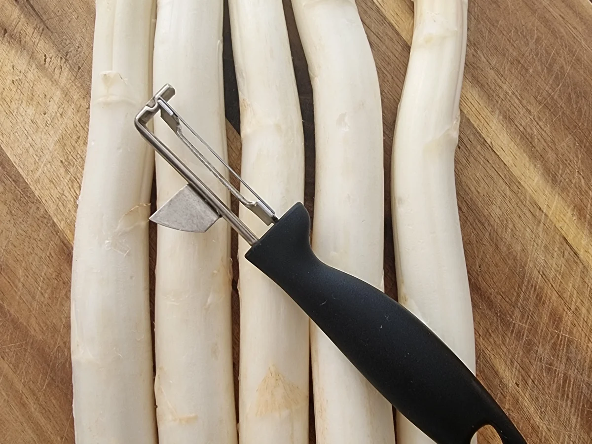 Rezept: Spargel-Pasta mit Parmesan-Chip Bild Nr. 17065 Spargel-Pasta mit Parmesan-Chip - Rezept - Bild Nr. 17065