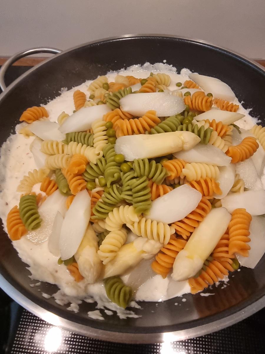 Spargel-Pasta mit Parmesan-Chip - Rezept - Bild Nr. 17076