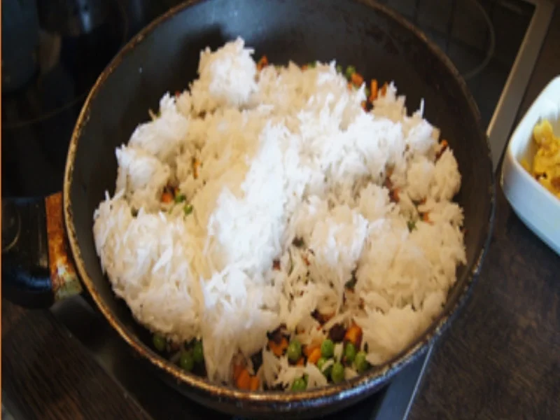 Rezept: Gebratener Reis mit 3 Köstlichkeiten Bild Nr. 17075 Gebratener Reis mit 3 Köstlichkeiten - Rezept - Bild Nr. 17075