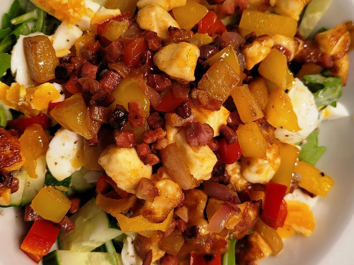 Rucola mit Halloumi wird zu einem Sommersalat - Rezept - Bild Nr. 17063