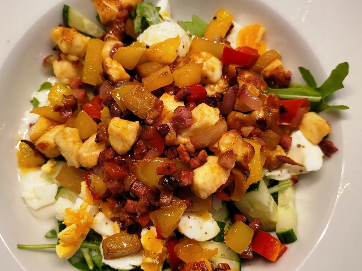 Rucola mit Halloumi wird zu einem Sommersalat - Rezept - Bild Nr. 17067