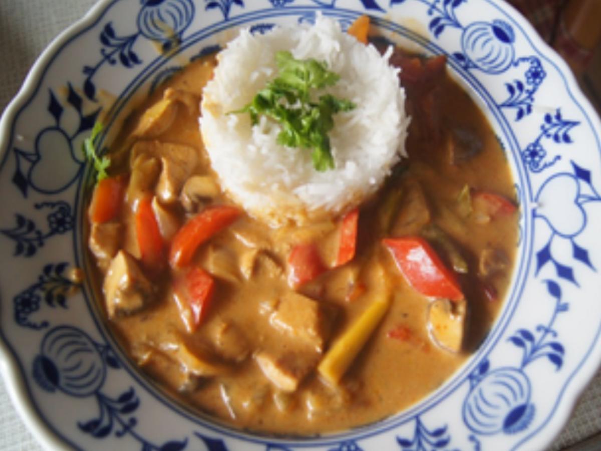Rotes Thai Curry im-Wok mit Basmatireis - Rezept - kochbar.de