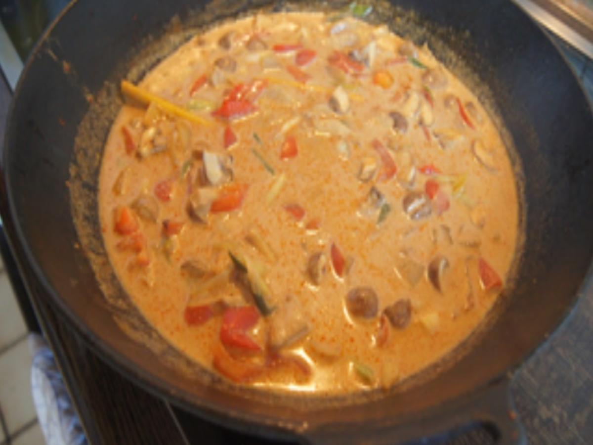 Rotes Thai Curry im-Wok mit Basmatireis - Rezept - Bild Nr. 13