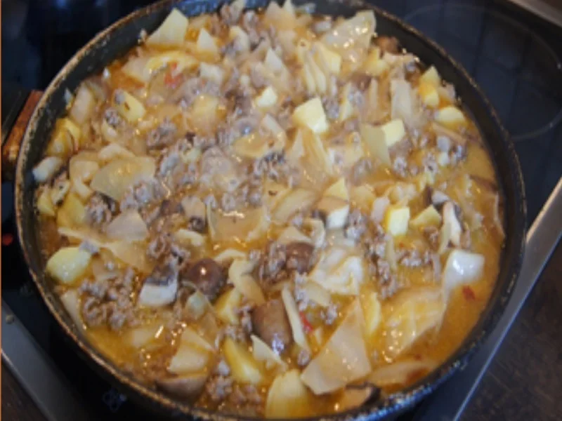 Weißkohl-Kartoffel-Champignon-Hackfleisch-Pfanne - Rezept - Bild Nr. 21