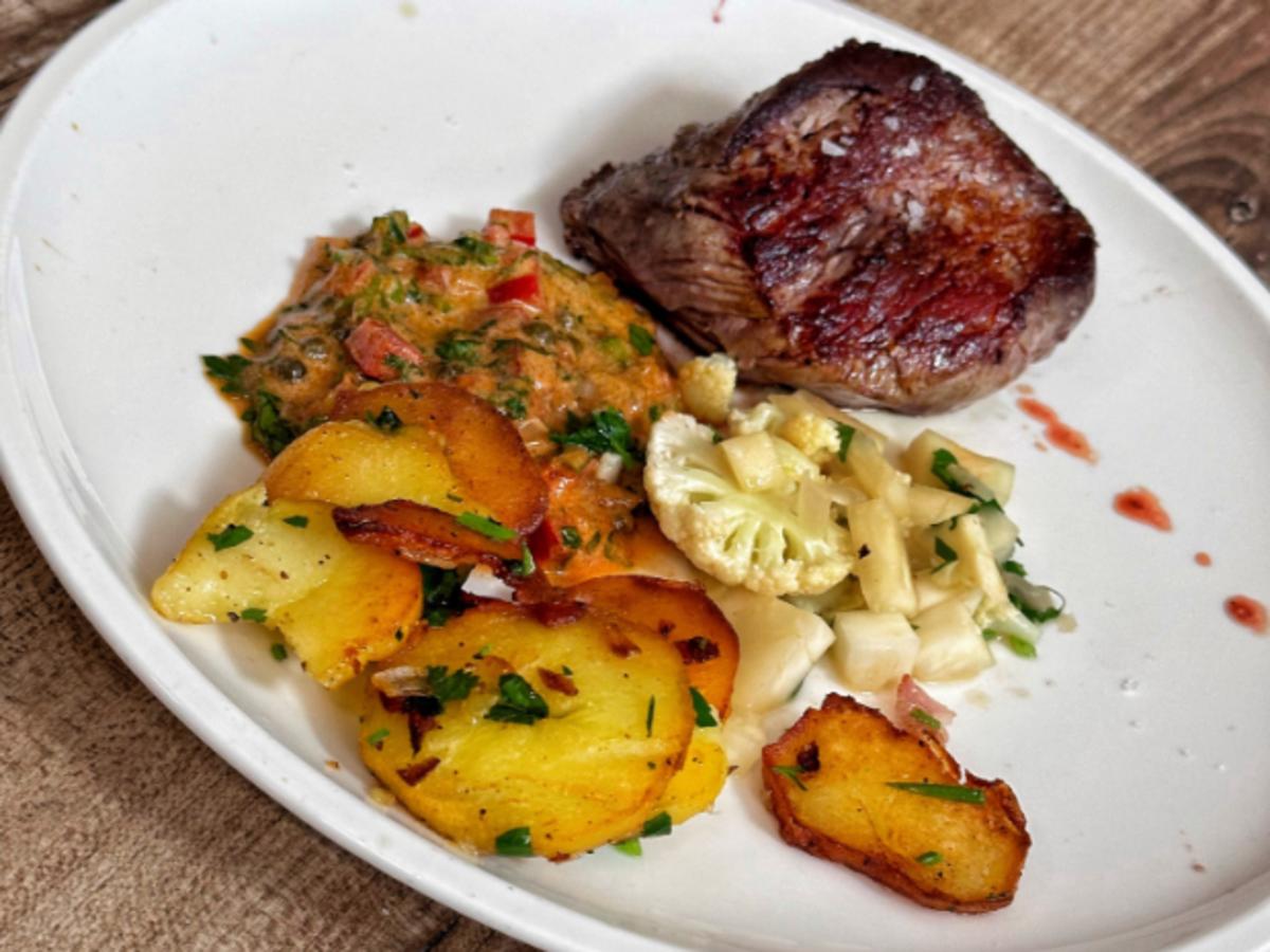 Rinderfilet mit Sellerie, Blumenkohl und Bratkartoffeln (Jan Hofer ...