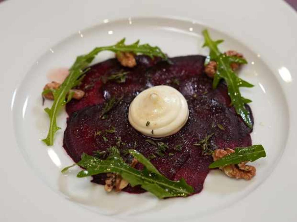 Rote Bete mit Ziegenkäsemousse und Kräuterhonig - einfach - von Das ...