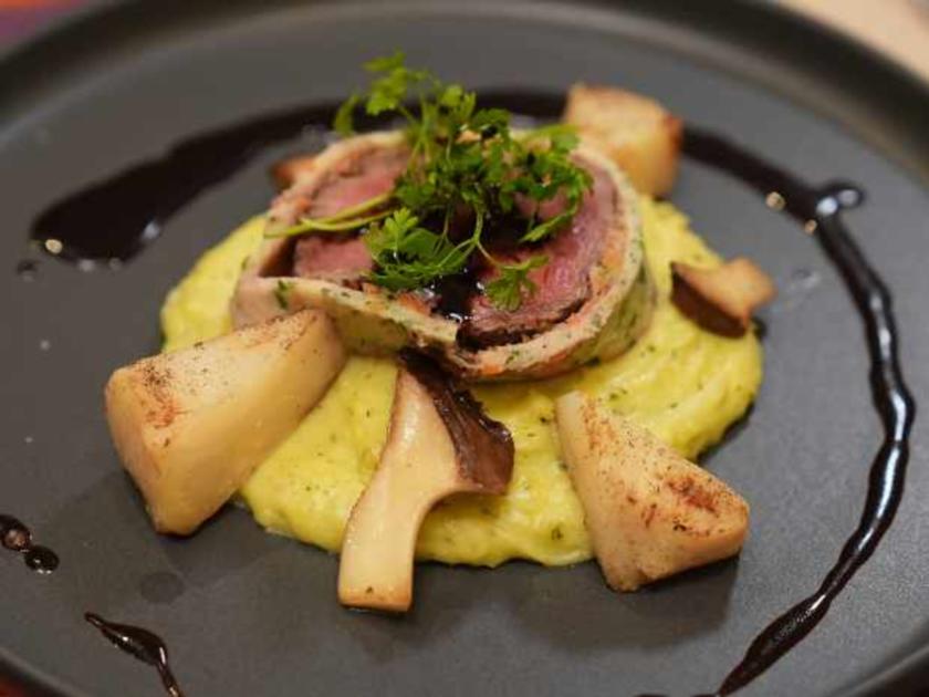Rinderfilet mit Petersilien-Kartoffel-Püree und Kräuterseitlinge ...