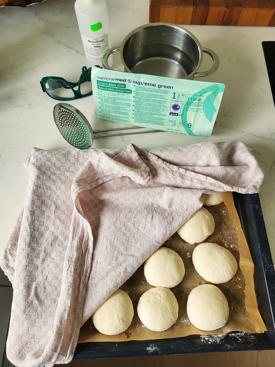 Laugenbrötchen aus reinem Sauerteig - Rezept - Bild Nr. 10