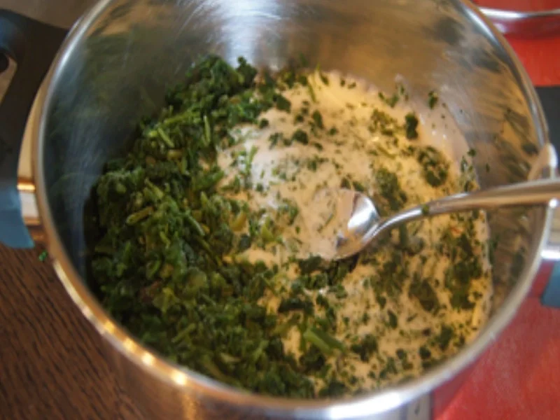 Rezept: Spargel mit Kräuter-Salatsauce, Mini-Knusper-Schnitzeln und gelben Drillingen Bild Nr. 9 Spargel mit Kräuter-Salatsauce, Mini-Knusper-Schnitzeln und gelben Drillingen - Rezept - Bild Nr. 9