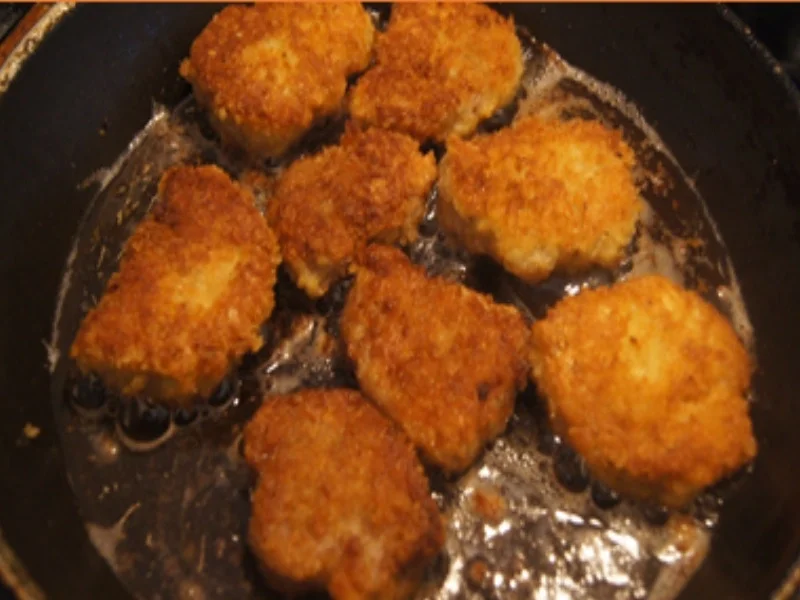 Rezept: Spargel mit Kräuter-Salatsauce, Mini-Knusper-Schnitzeln und gelben Drillingen Bild Nr. 16 Spargel mit Kräuter-Salatsauce, Mini-Knusper-Schnitzeln und gelben Drillingen - Rezept - Bild Nr. 16