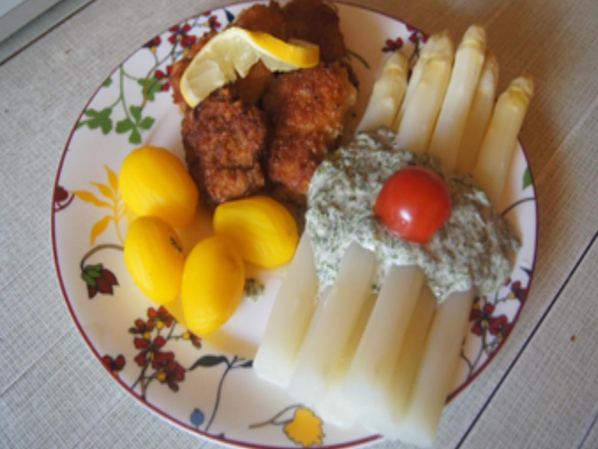 Spargel mit Kräuter-Salatsauce, Mini-Knusper-Schnitzeln und gelben Drillingen - Rezept - Bild Nr. 22