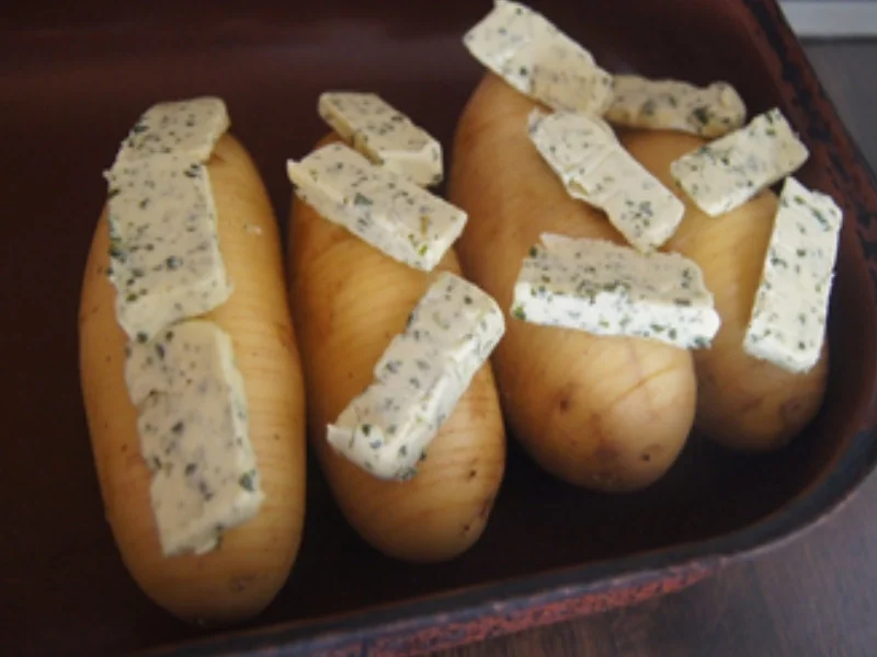 Rezept: Spargel mit Kerbel-Sauce und Hasselback-Kartoffeln Bild Nr. 17084 Spargel mit Kerbel-Sauce und Hasselback-Kartoffeln - Rezept - Bild Nr. 17084