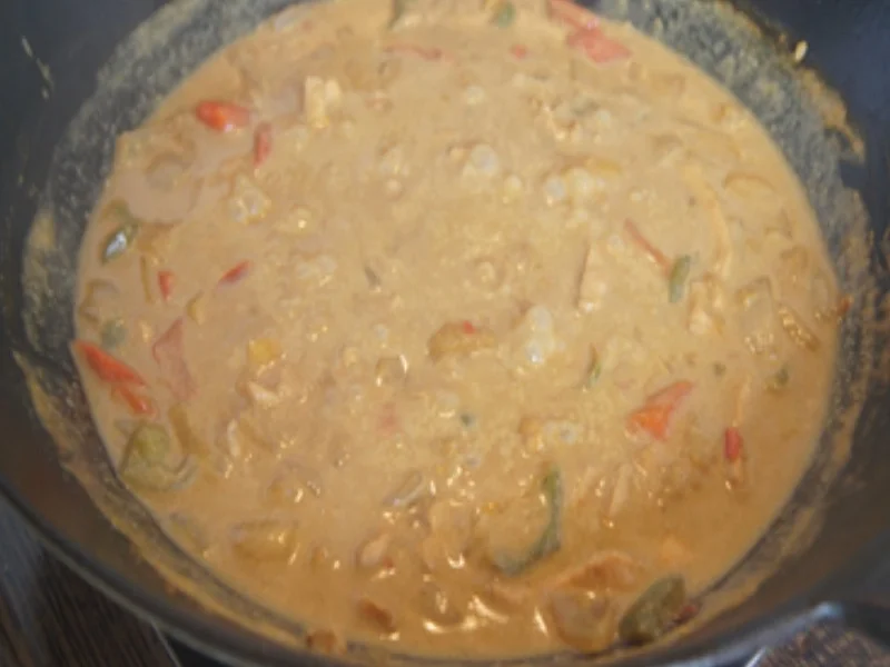 Rezept: Grünes Curry mit Hähnchen und Gemüse im Wok mit gelben Basmatireis Bild Nr. 20 Grünes Curry mit Hähnchen und Gemüse im Wok mit gelben Basmatireis - Rezept - Bild Nr. 20