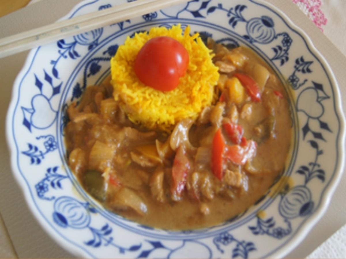 Grünes Curry mit Hähnchen und Gemüse im Wok mit gelben Basmatireis - Rezept - Bild Nr. 27