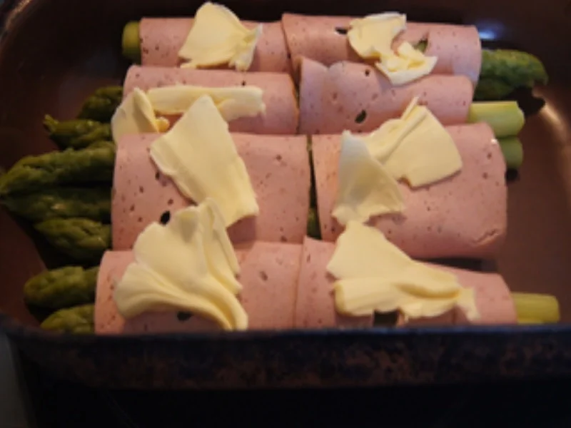 Grüner Spargel mit Leberkäsemantel und Kartoffelstampf - Rezept - Bild Nr. 17085