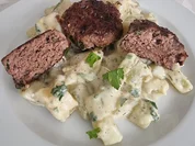 Rezept: Bouletten auf Schmorgurken-Kartoffeln-Rahm Bild Nr. 17082 Bouletten auf Schmorgurken-Kartoffeln-Rahm - Rezept - Bild Nr. 17082
