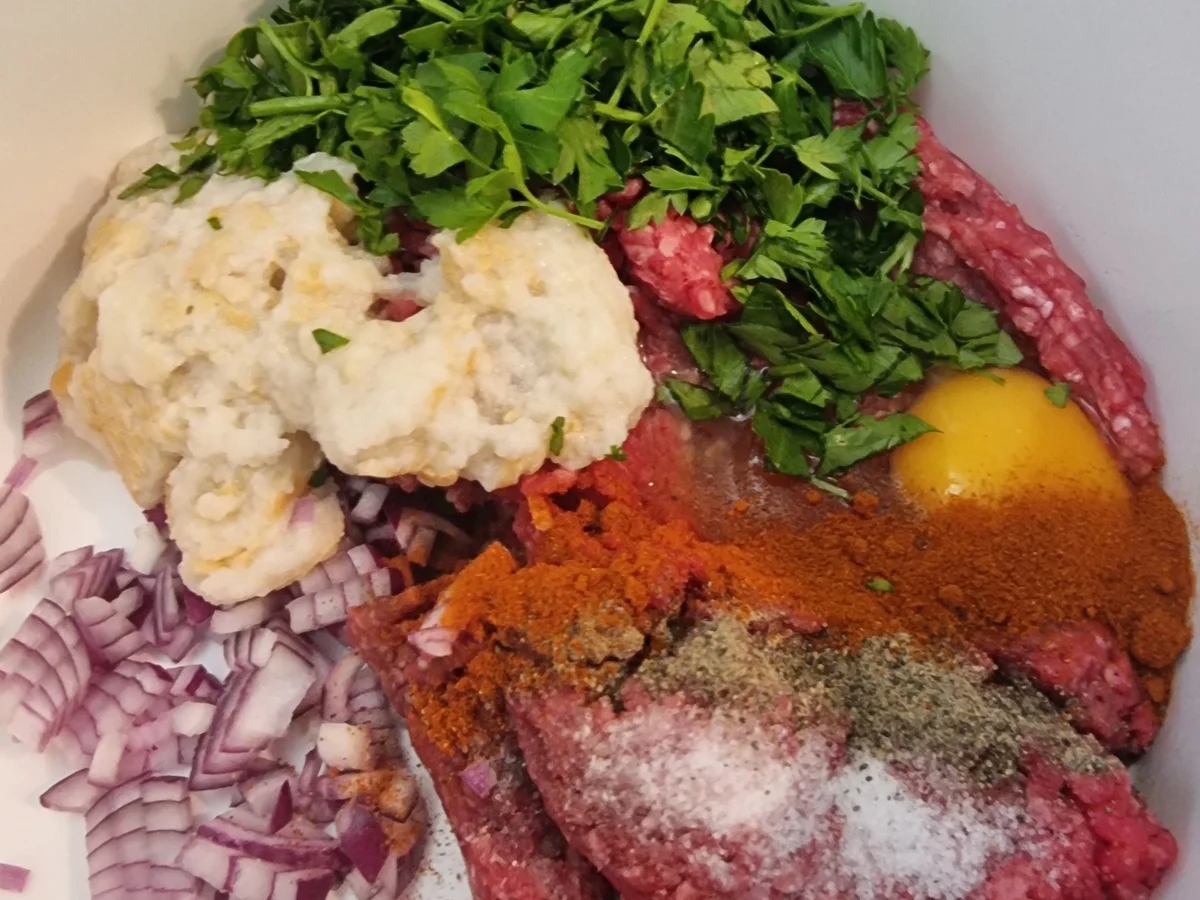 Bouletten auf Schmorgurken-Kartoffeln-Rahm - Rezept - Bild Nr. 17083