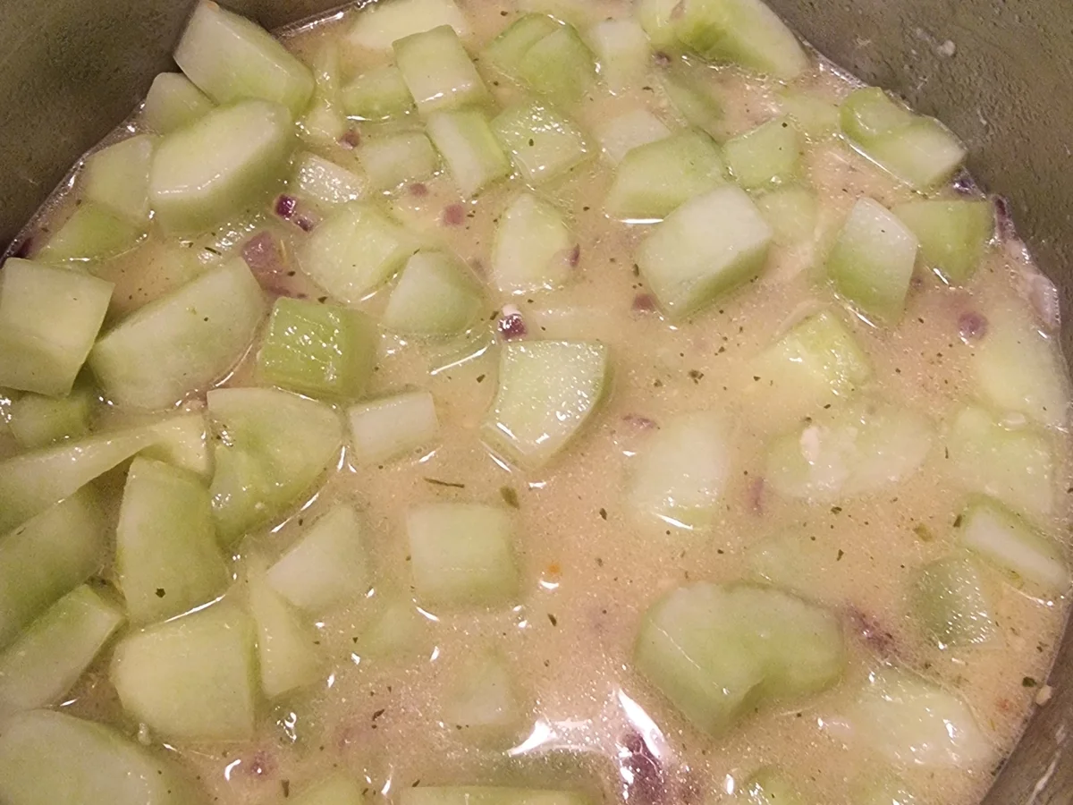 Bouletten auf Schmorgurken-Kartoffeln-Rahm - Rezept - Bild Nr. 17094