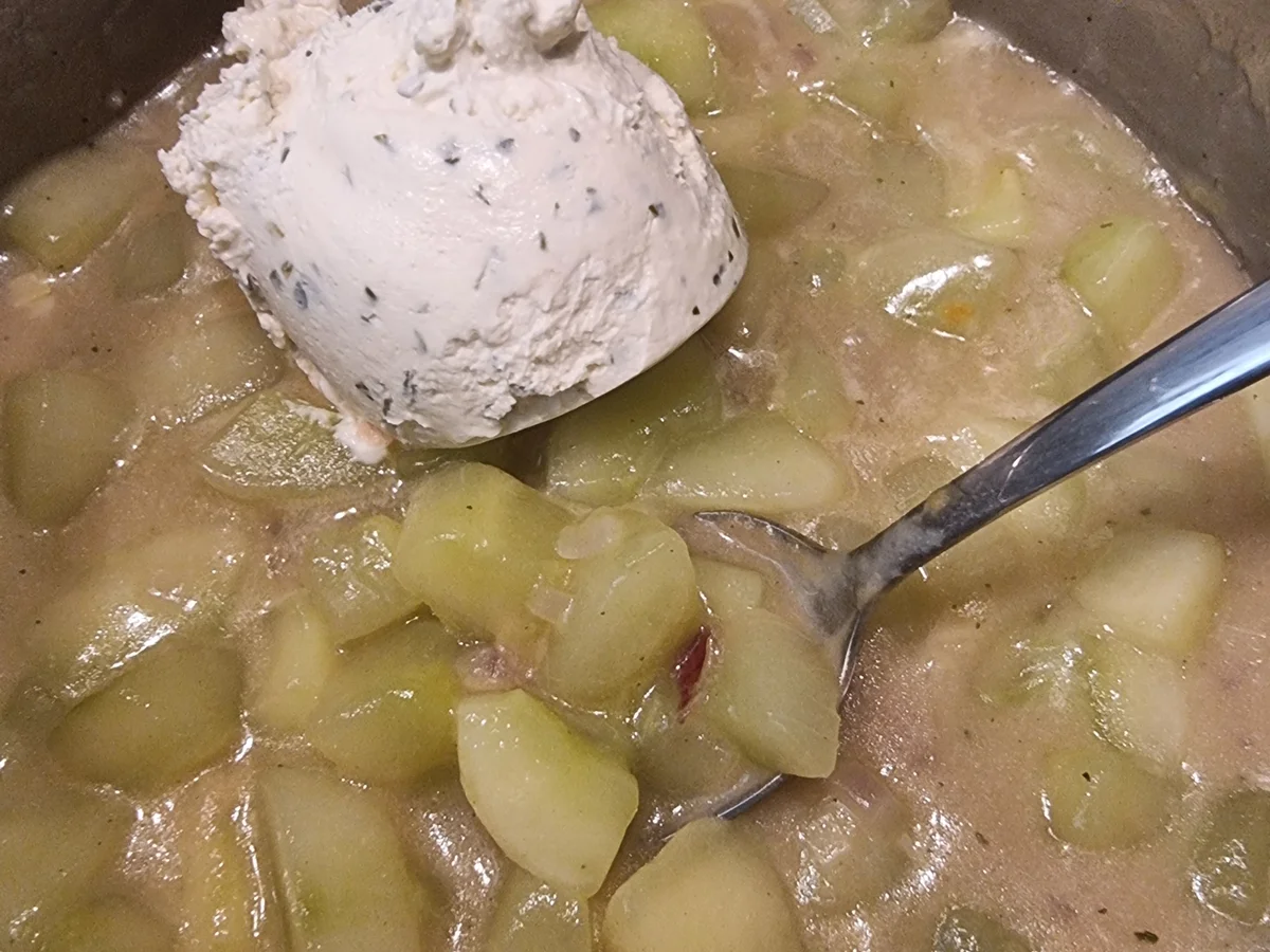 Bouletten auf Schmorgurken-Kartoffeln-Rahm - Rezept - Bild Nr. 17095