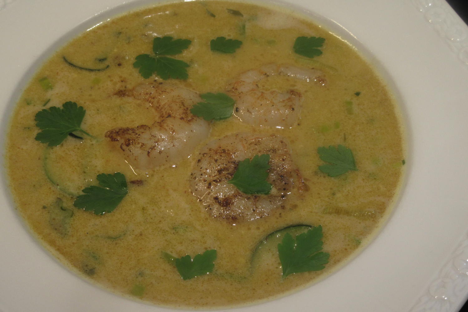 Suppen: Kartoffel-Curry-Suppe mit Garnelen - Rezept - kochbar.de