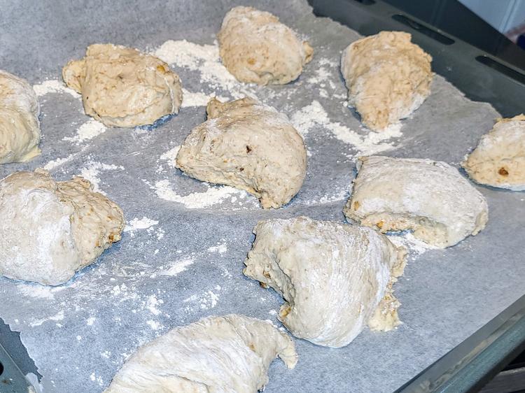 BiNe` S WALNUSS DINKELBRÖTCHEN - Rezept - kochbar.de