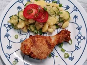 Backhendelkeulen mit Kartoffel-Gurken-Salat - Rezept - Bild Nr. 17090